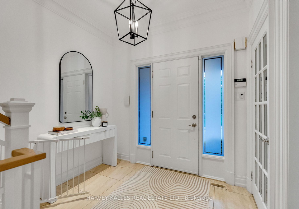 687-soudan-avenue-toronto-ontario-c12421811