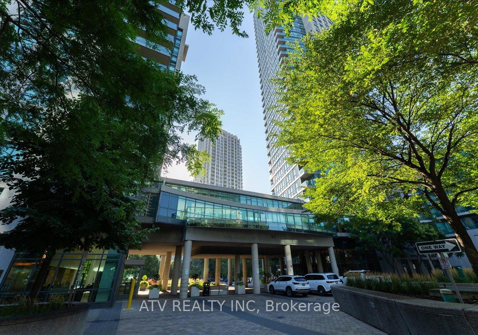 209-fort-york-boulevard-toronto-ontario-c12422604