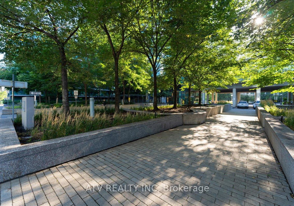 209-fort-york-boulevard-toronto-ontario-c12422604