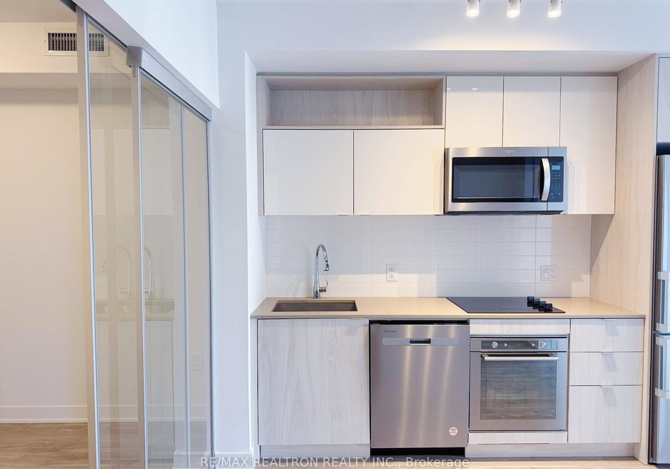 60-princess-street-toronto-ontario-c12422891