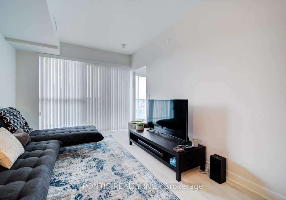 6-sonic-way-east-york-ontario-c12423163