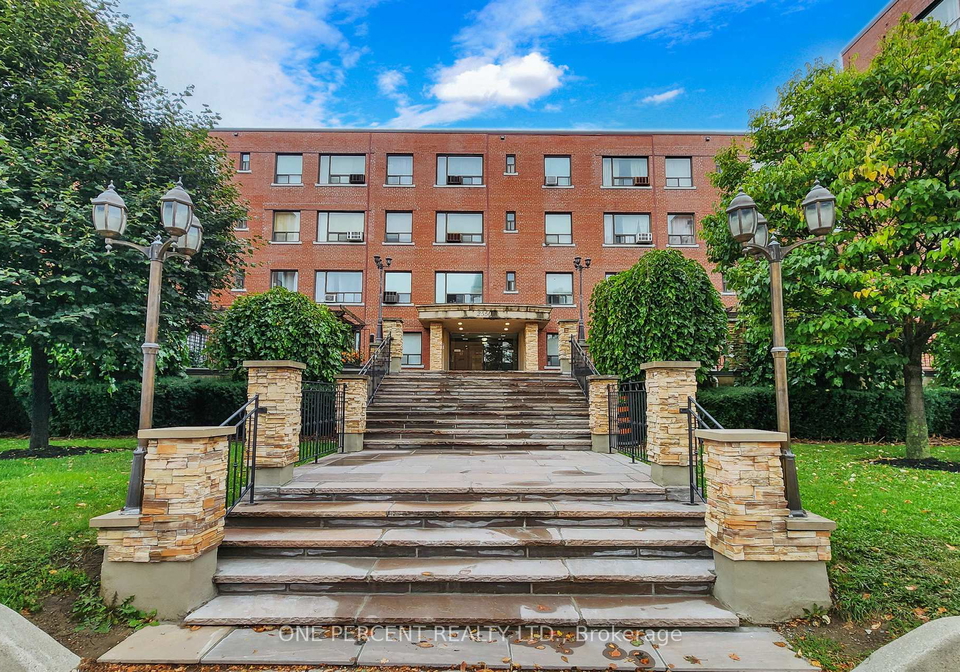 2550-bathurst-street-toronto-ontario-c12423488