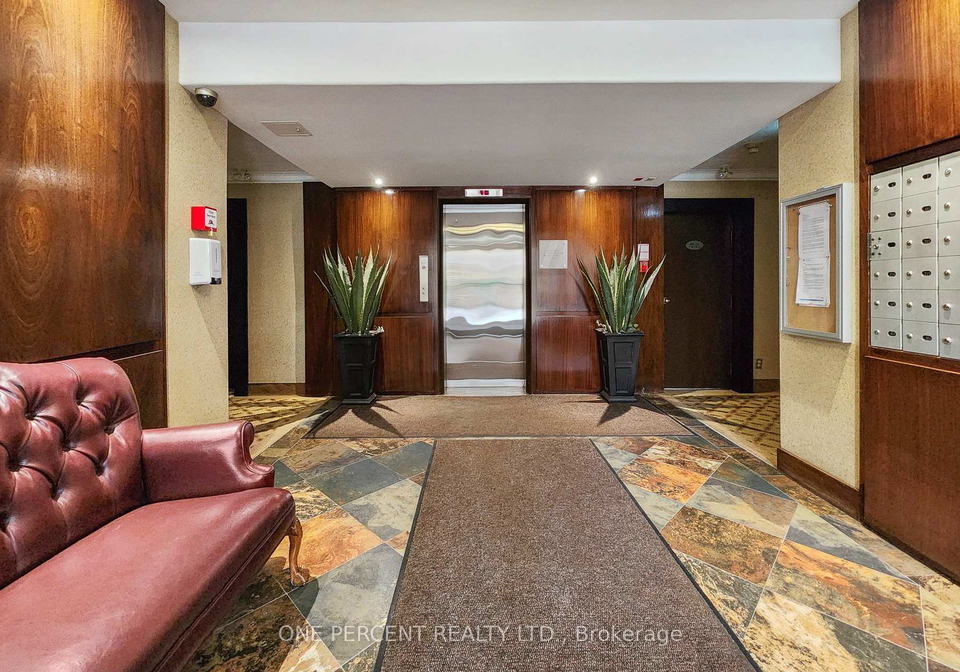2550-bathurst-street-toronto-ontario-c12423488