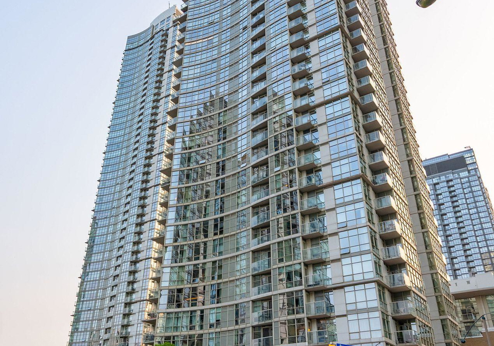 10-navy-wharf-court-toronto-ontario-c12423639