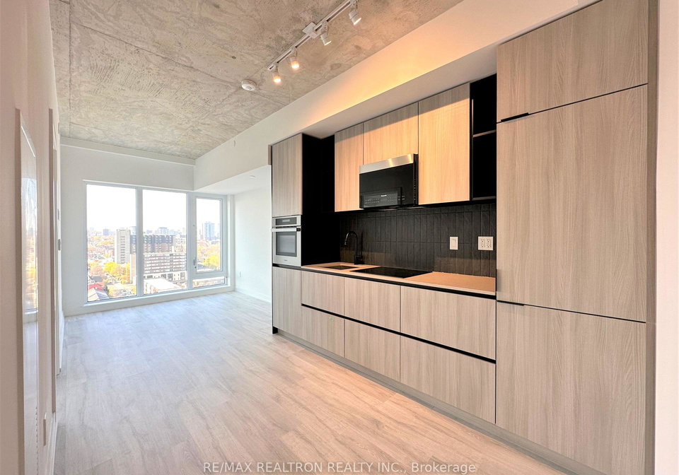 2-augusta-avenue-toronto-ontario-c12423694