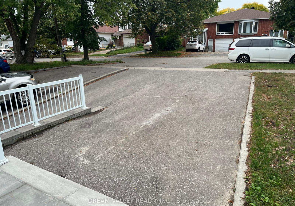 185-apache-trail-north-york-ontario-c12424018