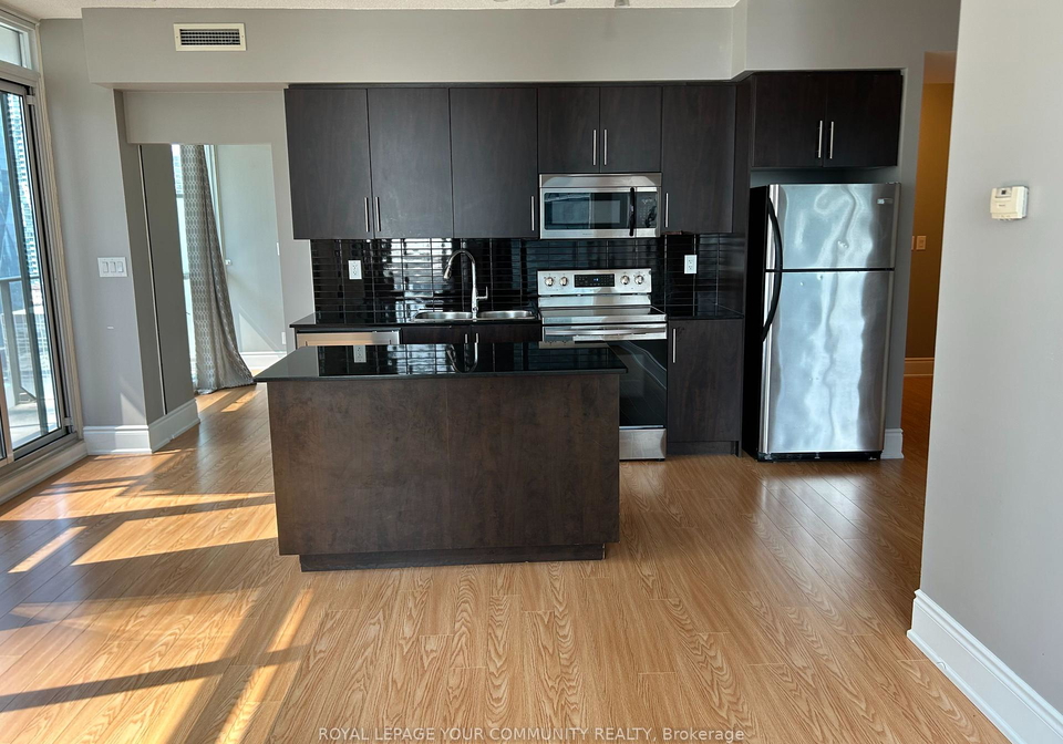 65-bremner-boulevard-toronto-ontario-c12424332