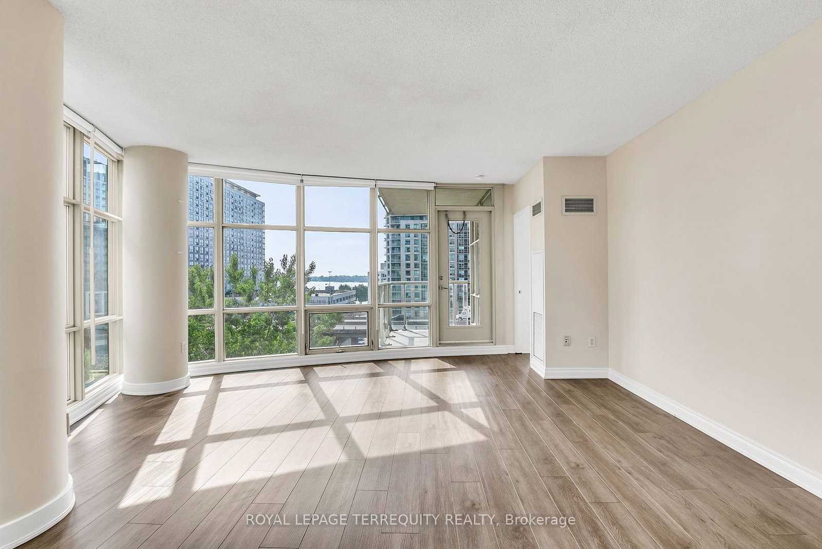 35-mariner-terrace-toronto-ontario-c12424748