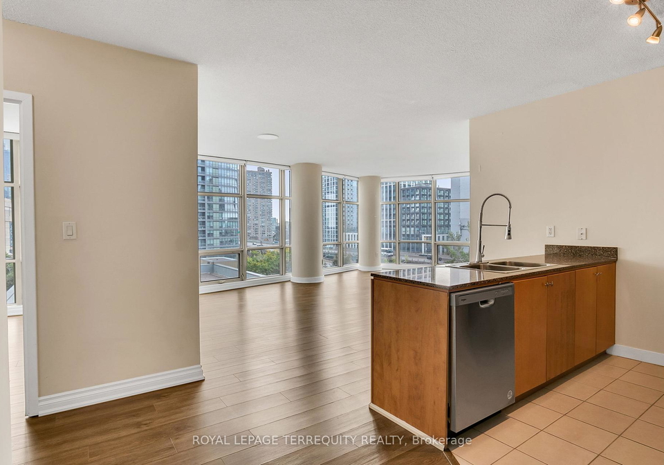 35-mariner-terrace-toronto-ontario-c12424748