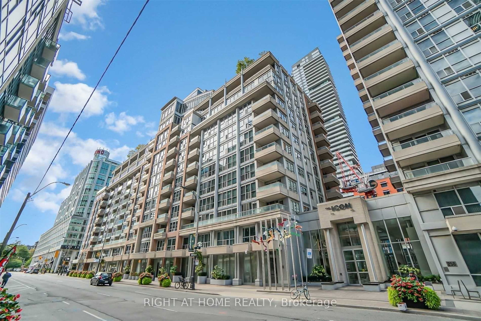 270-wellington-street-w-toronto-ontario-c12424815