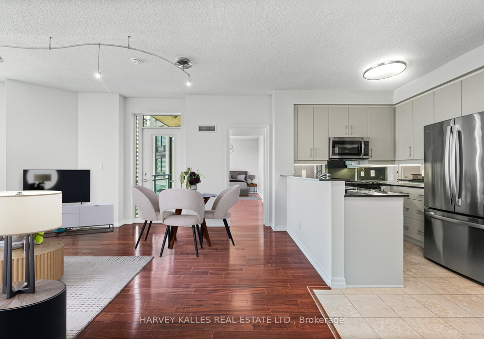 300-bloor-street-e-toronto-ontario-c12424969