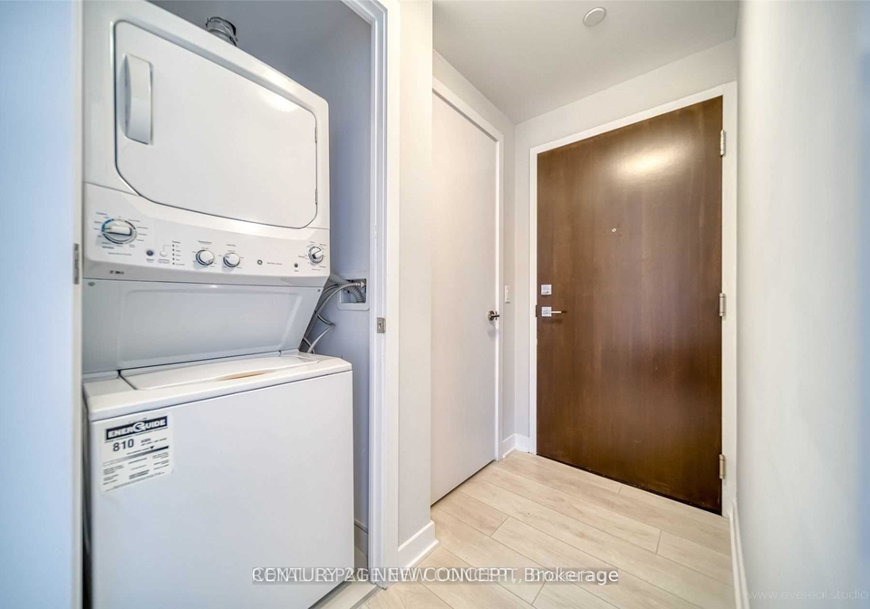 2221-yonge-street-toronto-ontario-c12424978