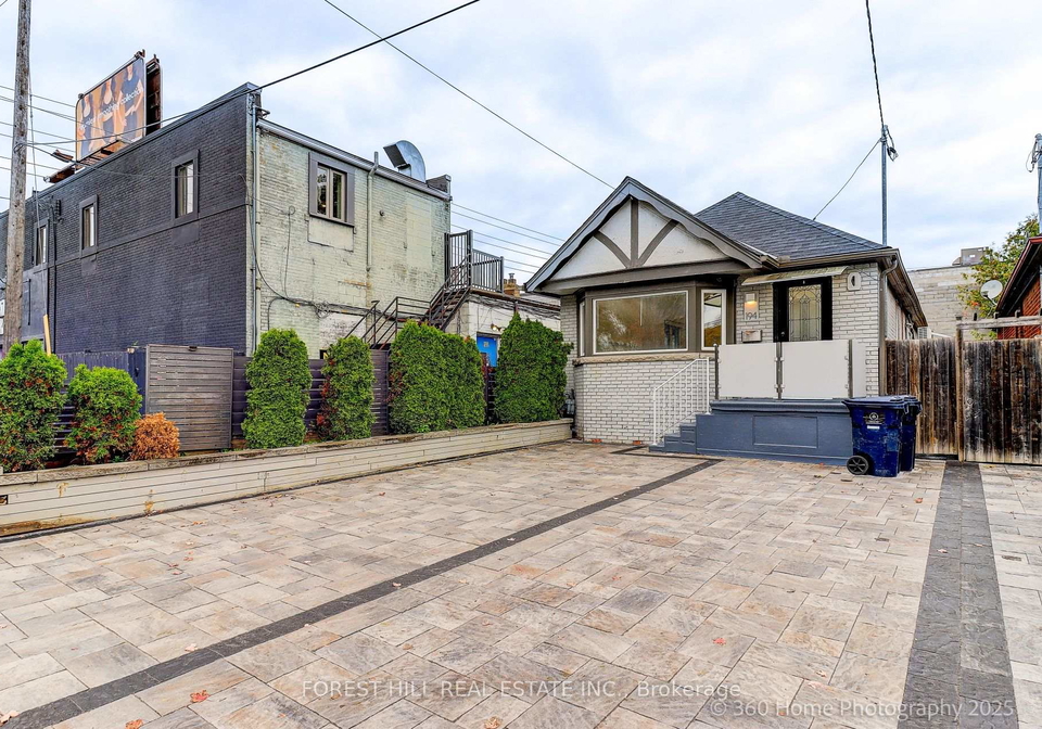 194-roe-avenue-toronto-ontario-c12425054