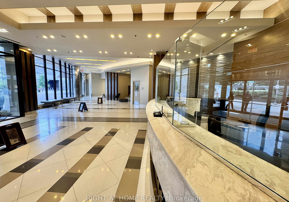 33-bay-street-toronto-ontario-c12425236