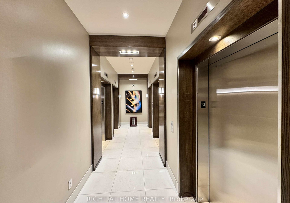 33-bay-street-toronto-ontario-c12425236