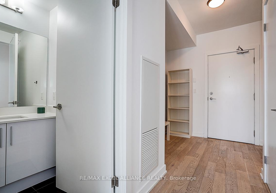 20-bruyeres-mews-toronto-ontario-c12425237