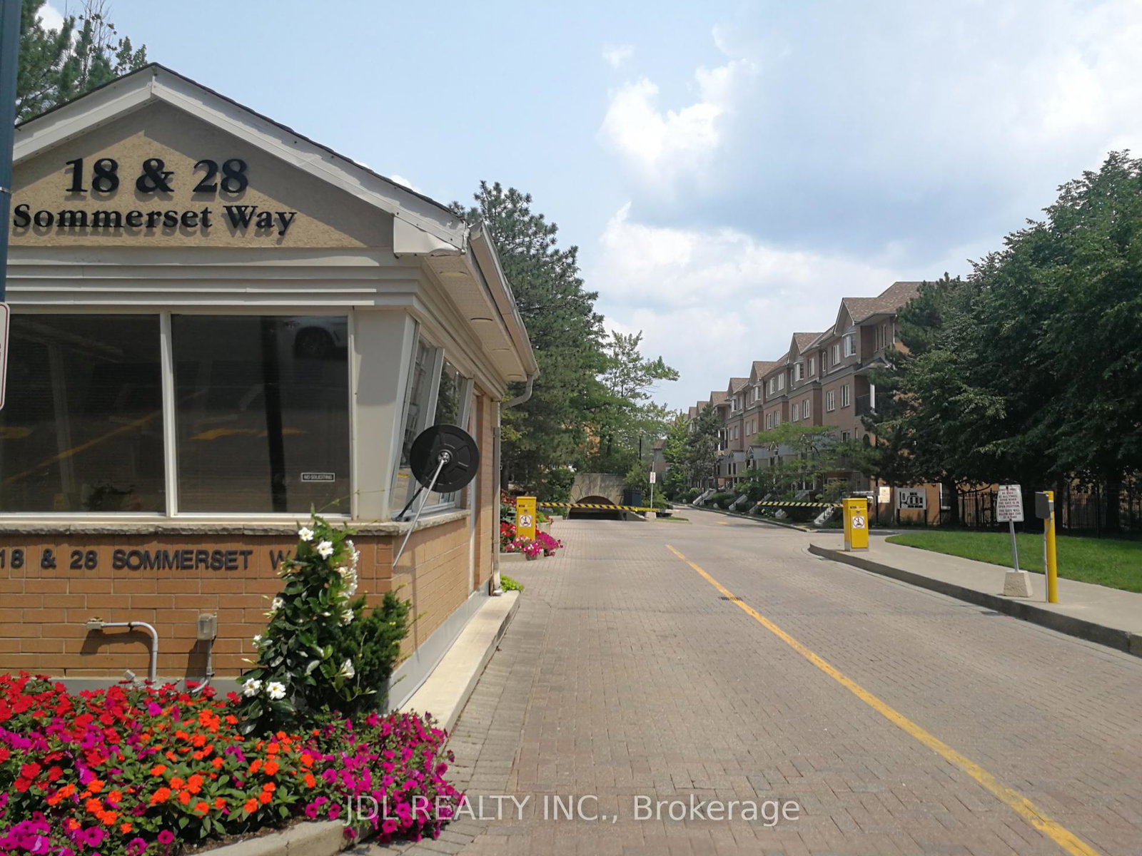 18-sommerset-way-north-york-ontario-c12425244
