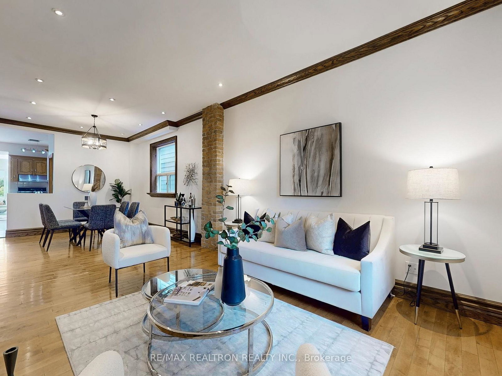 10-lindsey-avenue-toronto-ontario-c12425343