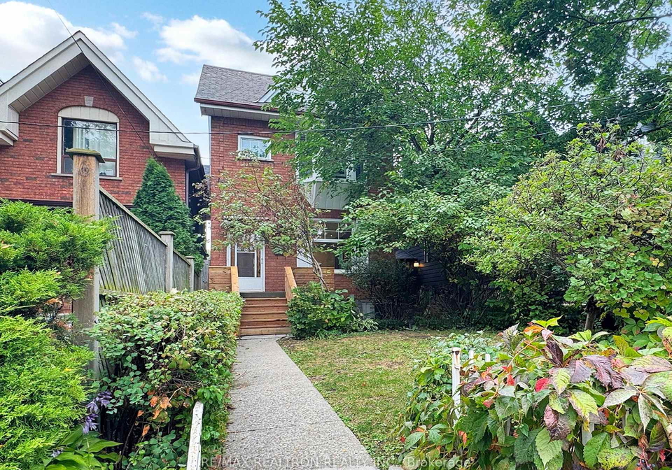 10-lindsey-avenue-toronto-ontario-c12425343