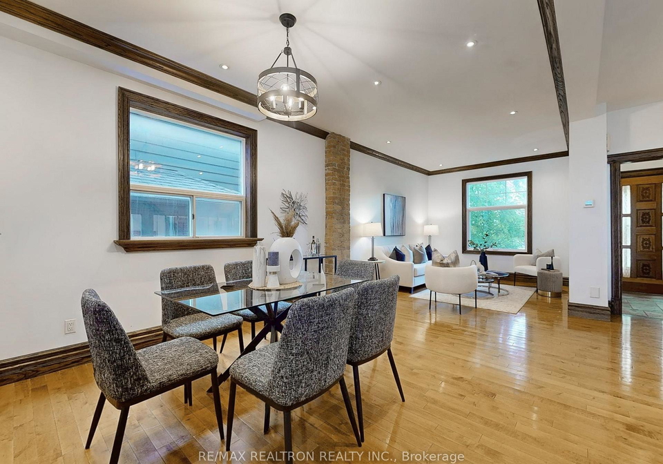 10-lindsey-avenue-toronto-ontario-c12425343