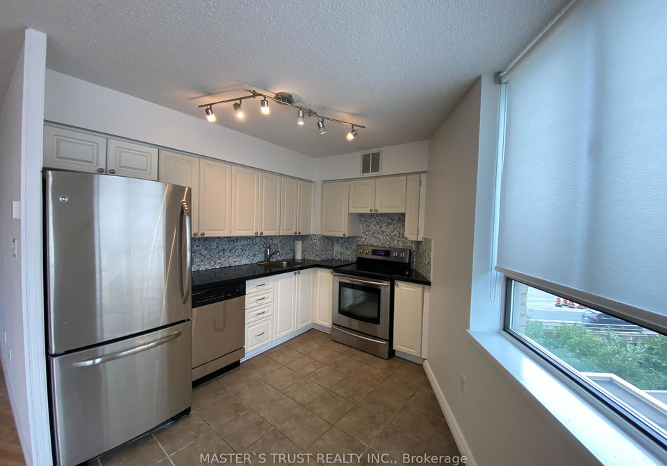 270-queens-quay-w-toronto-ontario-c12425365