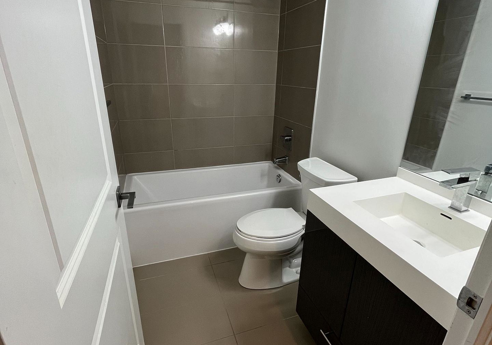 251-jarvis-street-toronto-ontario-c12425403