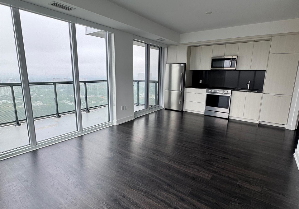 30-inn-on-the-park-drive-n-north-york-ontario-c12425943