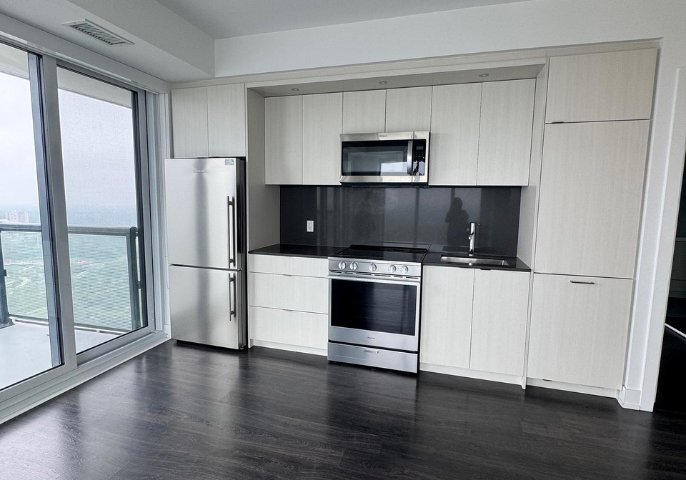30-inn-on-the-park-drive-n-north-york-ontario-c12425943