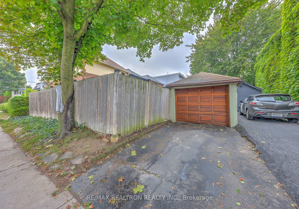 246-st-germain-avenue-toronto-ontario-c12426017