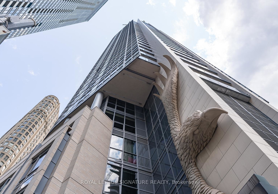 1-the-esplanade-toronto-ontario-c12426349