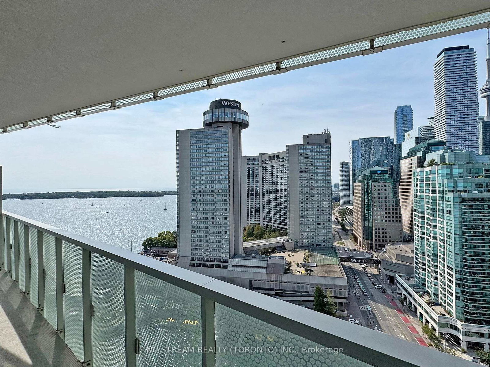 15-queens-quay-e-toronto-ontario-c12426393