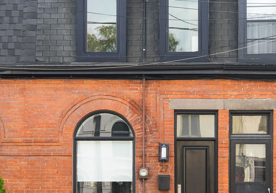 27-belmont-street-toronto-ontario-c12426490