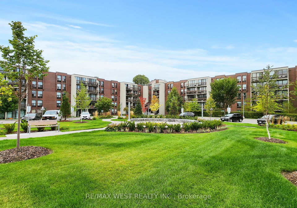 20-fashion-rose-way-north-york-ontario-c12426645