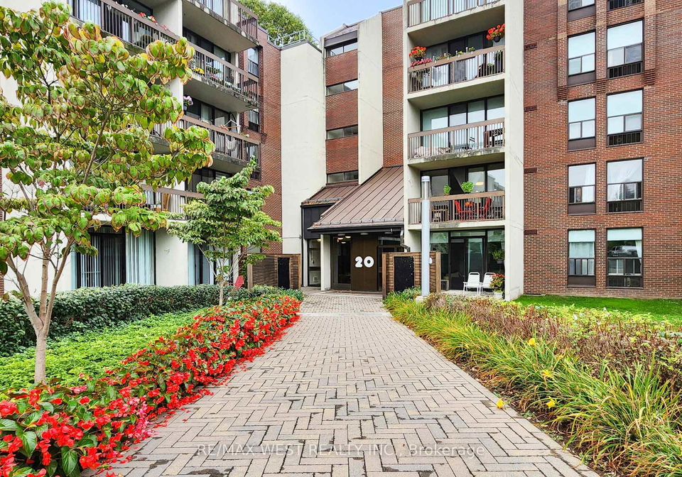 20-fashion-rose-way-north-york-ontario-c12426645