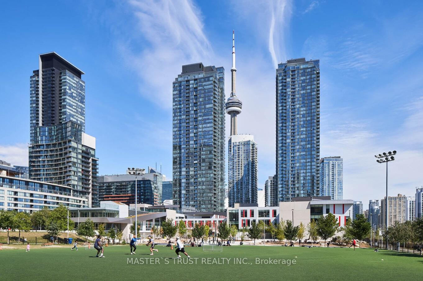 21-iceboat-terrace-toronto-ontario-c12426915