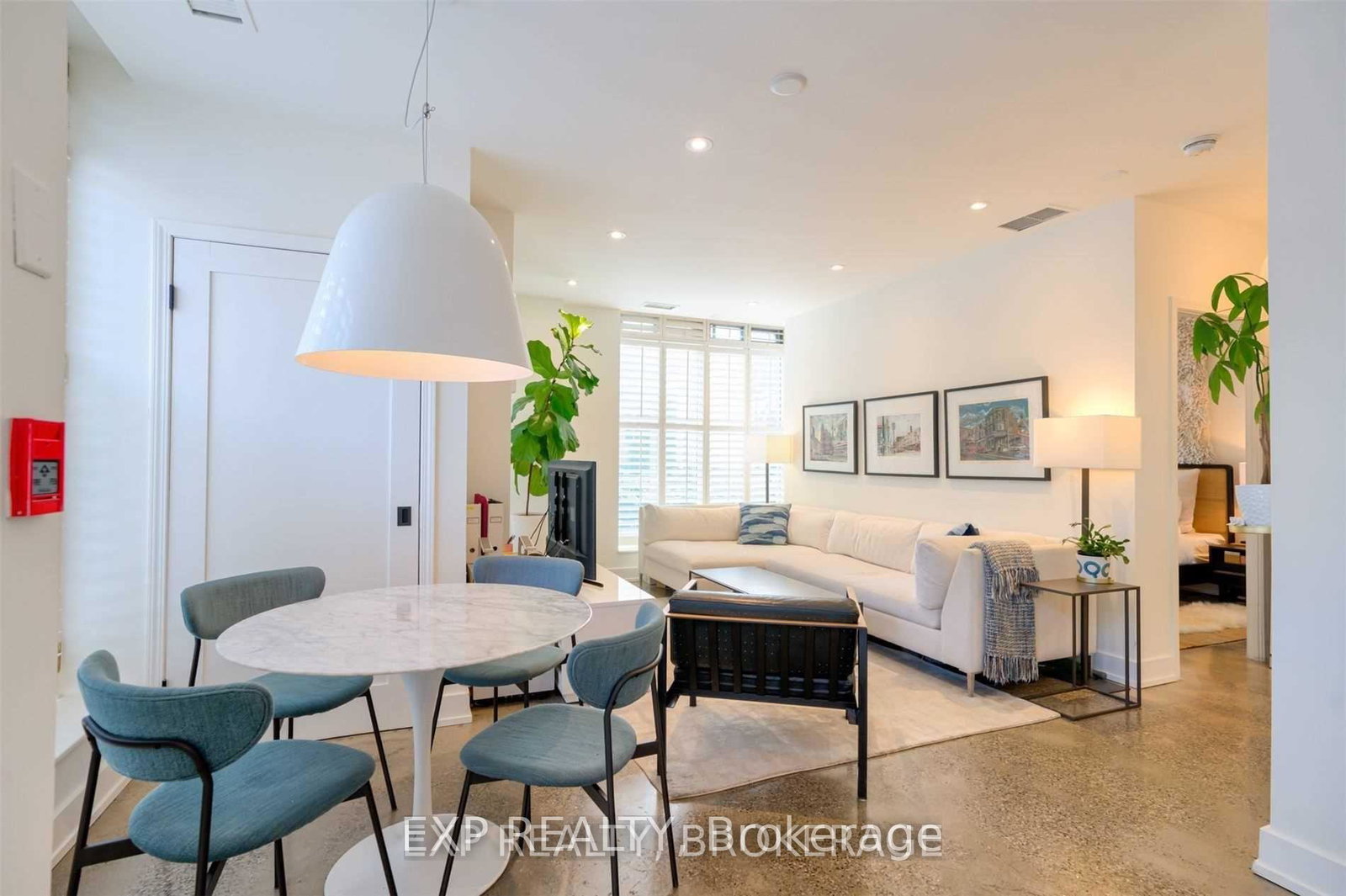 142-bathurst-street-toronto-ontario-c12427146