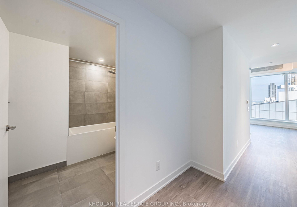 8-wellesley-street-w-toronto-ontario-c12427155