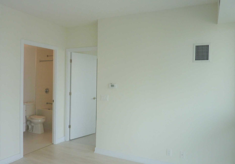 2221-yonge-street-toronto-ontario-c12427515