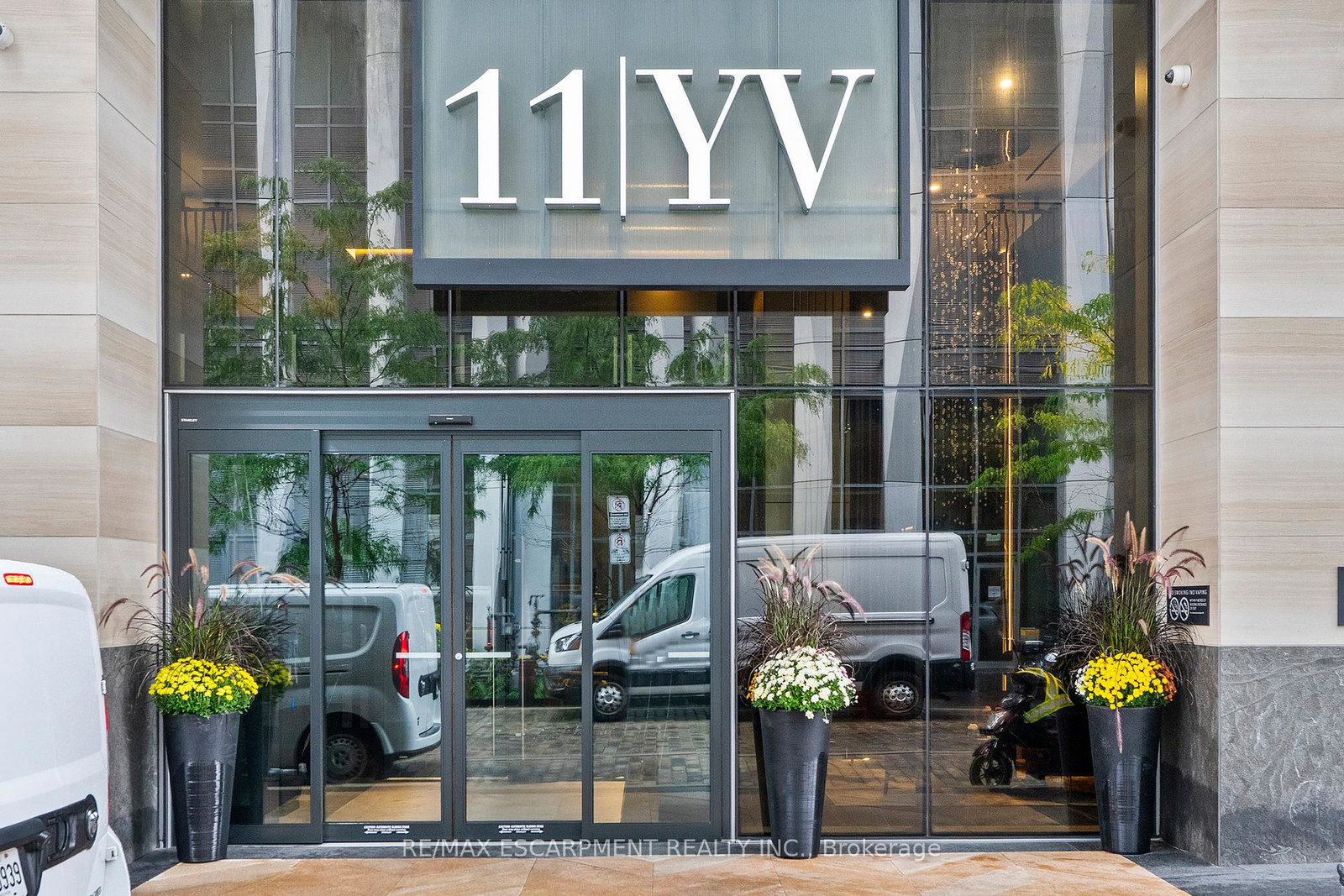 11-yorkville-avenue-toronto-ontario-c12427628