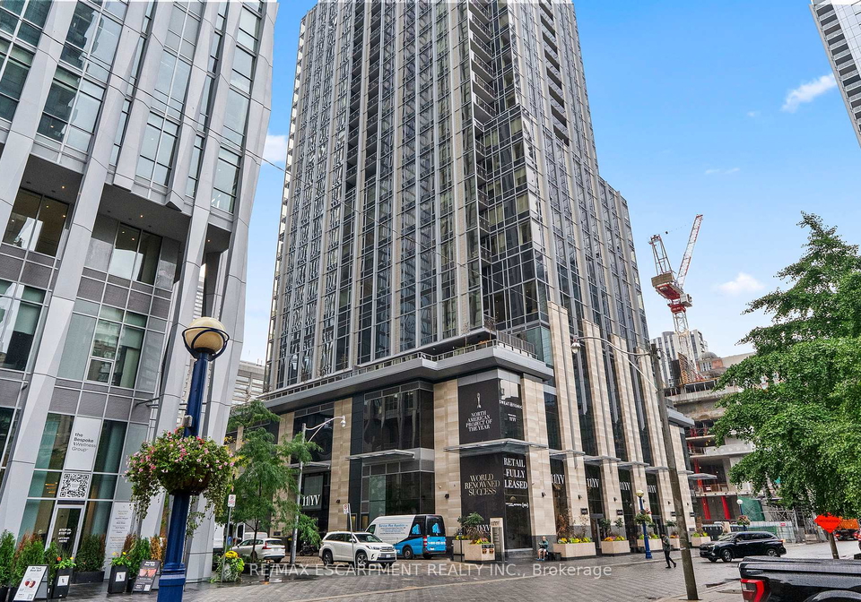 11-yorkville-avenue-toronto-ontario-c12427628
