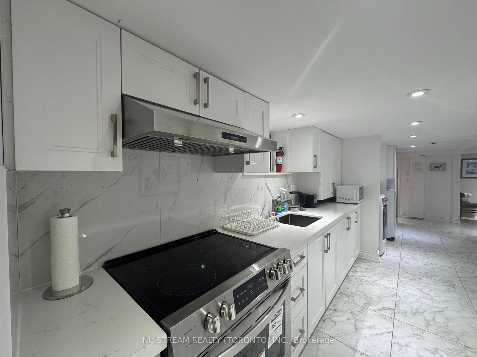 bsmt-119-lascelles-boulevard-toronto-ontario-c12427711
