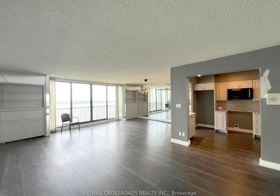 33-harbour-square-toronto-ontario-c12428482