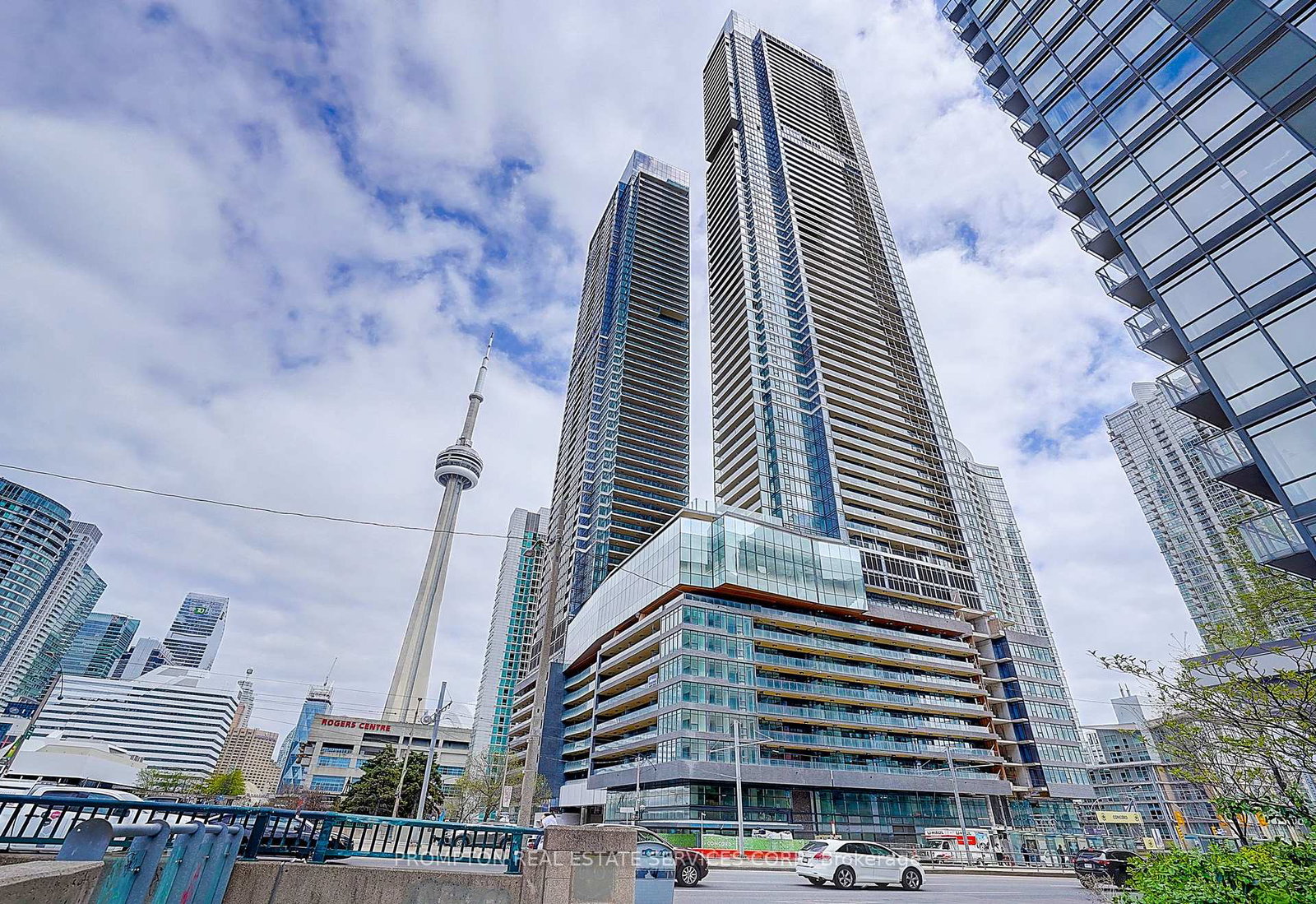 1-concord-cityplace-way-toronto-ontario-c12428638