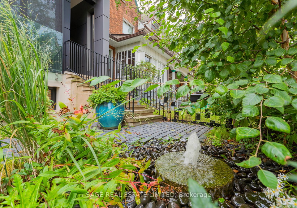 685-euclid-avenue-toronto-ontario-c12429065