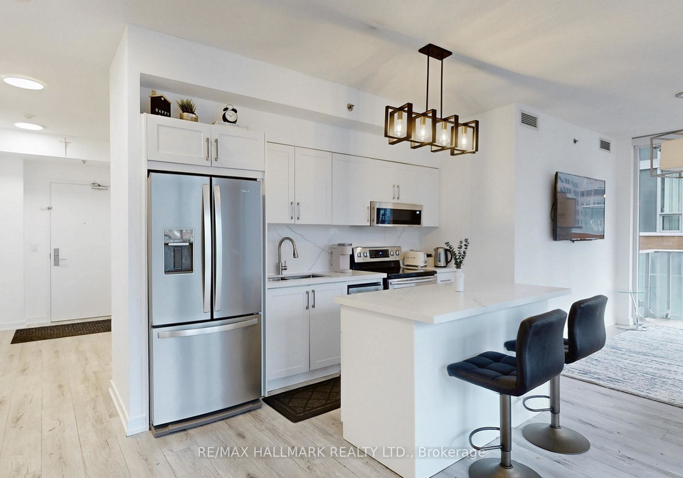 21-nelson-street-toronto-ontario-c12429345