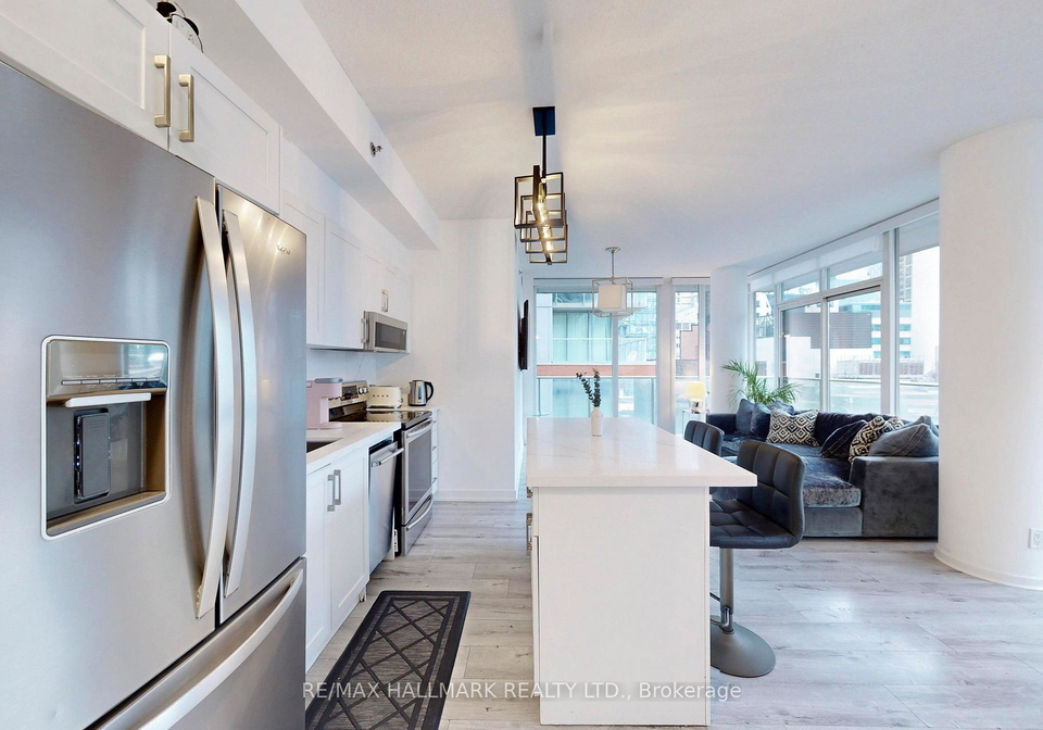 21-nelson-street-toronto-ontario-c12429345