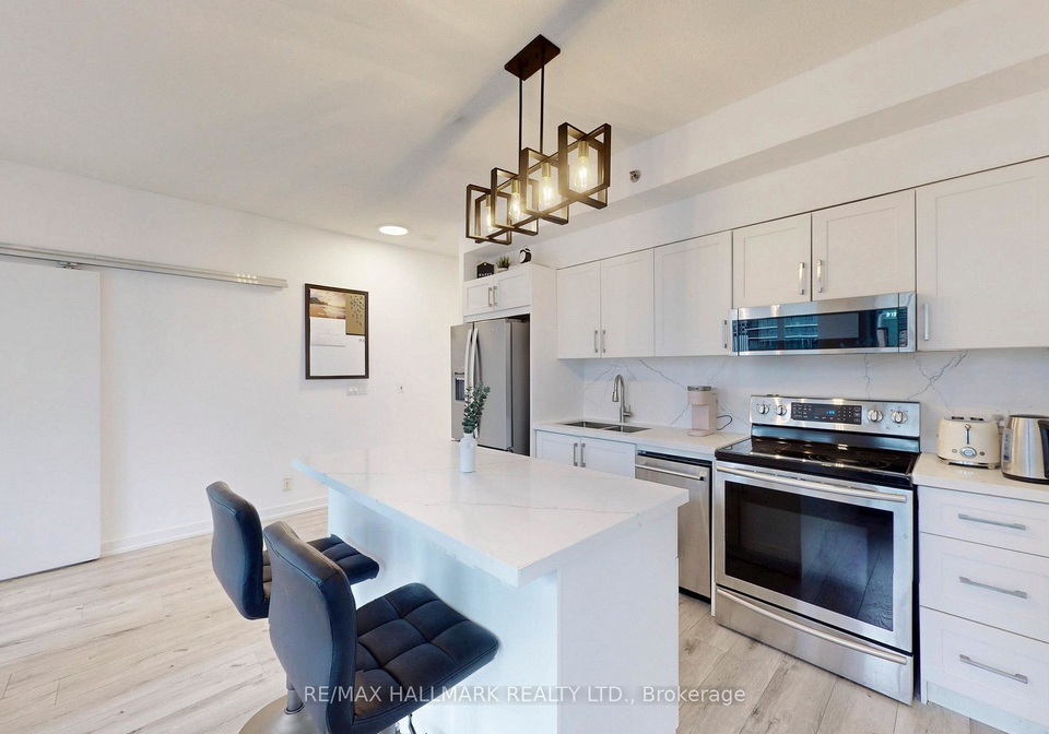 21-nelson-street-toronto-ontario-c12429345