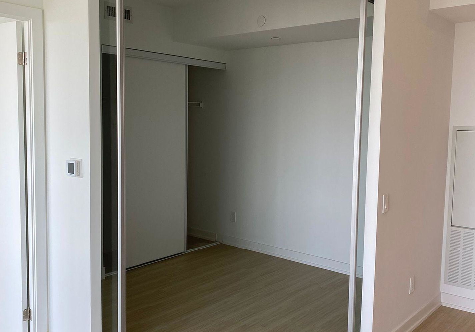 8-wellesley-street-w-toronto-ontario-c12429388