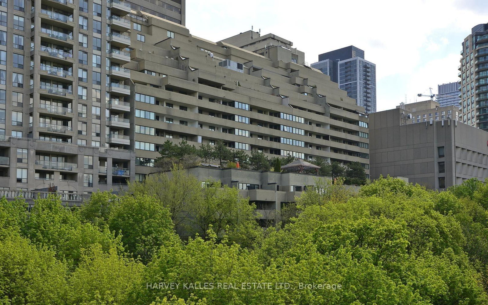 360-bloor-street-e-toronto-ontario-c12429524