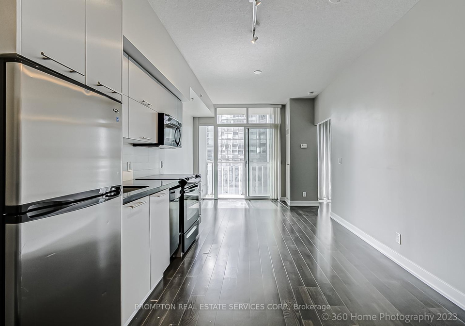 21-nelson-street-toronto-ontario-c12430522